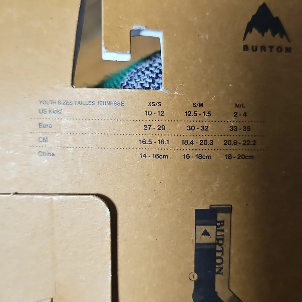 Burton Youth Weekend Midweight Socks: 2 Pack: GREEN/BLUE: NEW IN PACK: SIZE S/M